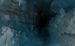 【衝撃映像】アルプスでスキーヤーがクレバスに落下、深い穴に落ちていく