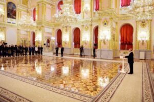 プーチン大統領が新任の大使と面会するも、さらに距離が離れてしまう