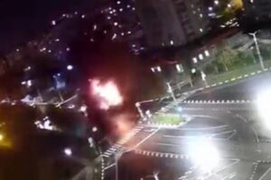 ロシア軍機が誤って自国領土内を爆撃、爆発の瞬間映像