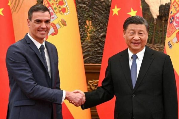 スペインの首相、中国の習主席に、ウクライナの大統領と会談するよう促す