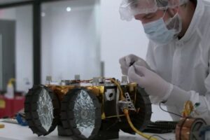 NASAよりも早く、学生らが作ったローバーが月へ到達か？