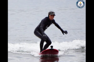 89才の日本人男性、世界最高齢のサーファーとしてギネス記録に