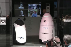 NYの地下鉄とタイムズスクエアに、警察のパトロールロボットが配備される