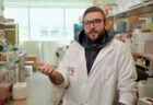 科学者がAIを使い、スーパーバグを殺せる抗生物質を発見