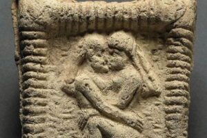 人類最古のキスに関する記録、これまでより1000年も古いことが判明