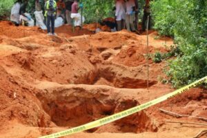 カルト教団の信者、200人以上の遺体を発見、飢餓の兆候を示す【ケニア】