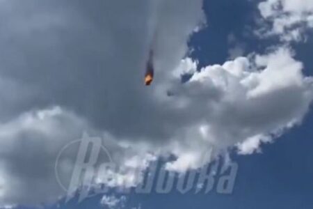 ロシア軍の戦闘機2機、ヘリ2機が墜落、自軍のミサイルで撃墜された可能性【動画】