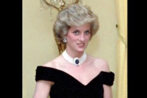 ダイアナ妃がギリシャ国王にアダルトなグリーティングカードを送っていた！オークションで落札