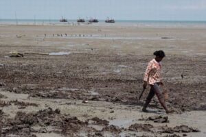 世界の湖などに貯まっていた水の量が減少、人間活動や気候変動の影響