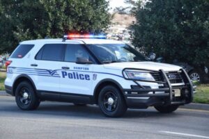 【悲報】自分の車に轢かれてしまった女性、交通違反の切符も切られてしまう