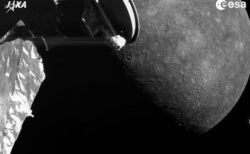 水星に探査機が最接近、詳細な表面の撮影に成功