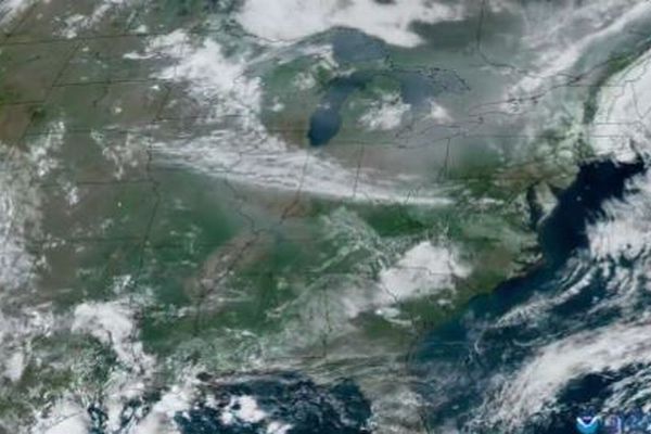 カナダの山火事で発生した煙が移動、米での大気環境が悪化
