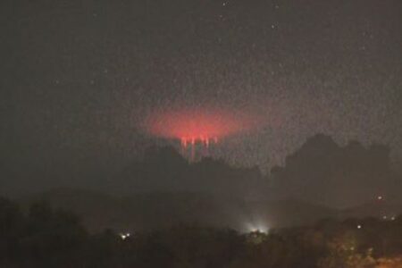 ブエルトリコで、珍しい発光現象「スプライト」の動画撮影に成功