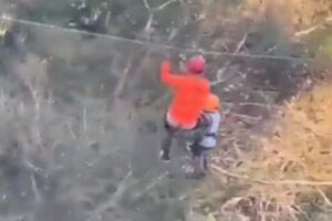 ジップラインから6歳の子供が落下、その瞬間を家族が撮影【メキシコ】