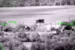 ロシア国防省「レオパルトを撃破した」と発表、実はトラクターだった可能性