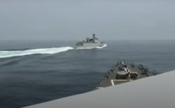 台湾海峡での米中軍艦接近、危険さが分かる現場動画を米軍が公開