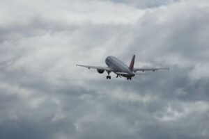 気候変動により、航空機が乱気流に巻き込まれる件数が増加