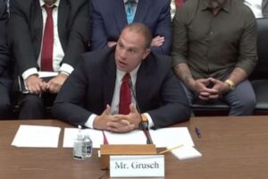 「政府はUFOを回収し、分析していた」元高官が米議会で証言