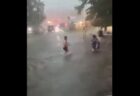 激しい嵐に洪水、そして雷！避難する女性が落雷で重度の火傷【動画】