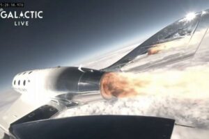「ヴァージン・ギャラクティック」が、宇宙への商業飛行に初めて成功