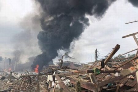花火の倉庫が爆発、9人が死亡、100人以上が負傷【タイ】