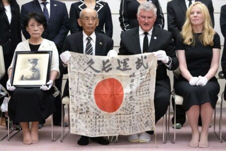「寄せ書き日の丸」アメリカの博物館が日本兵の遺族に返還