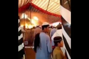 パキスタンの政治集会で自爆テロ、44人が死亡、200人が負傷【動画】