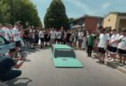 世界一背の低い車？イタリアで「フィアット・パンダ」を改造【動画】