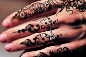 インドで15人の女性と結婚していた男を逮捕、婚活サイトで知り合う