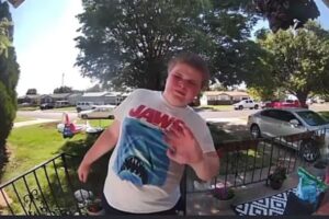 「友達が欲しいんだ…」近所の家を訪ねた少年の動画が話題に