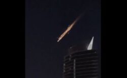オーストラリア上空に謎の物体が出現、長い間輝きながら落下