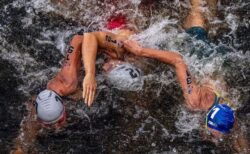 世界トライアスロン選手権で海を泳いだ選手、57人が下痢の症状【イギリス】