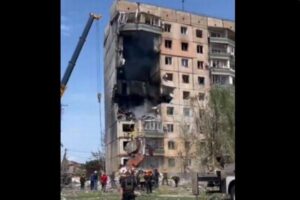 ウクライナ中部の町にロシア軍がミサイル攻撃、6人が死亡、60人以上が負傷