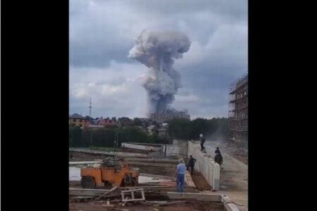モスクワ近郊にある工場が大爆発、キノコ雲が発生、数十人が負傷