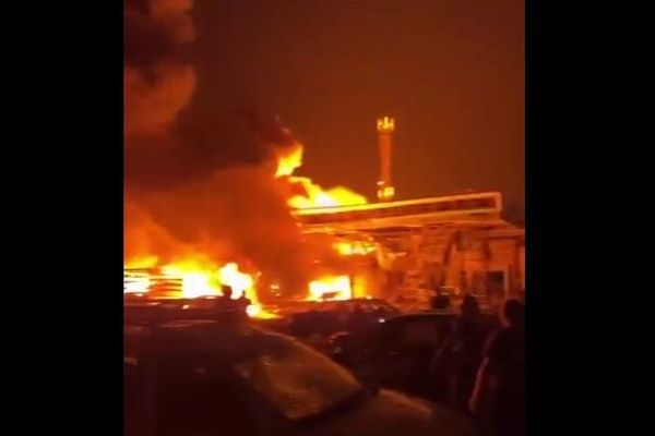 ロシア南部のガソリンスタンドで大爆発、35人が死亡、負傷者は100人以上