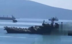 ウクライナ軍の水上ドローン攻撃により、ロシア海軍の艦船が航行不能