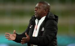 【サッカー女子WC】ザンビア代表の監督が選手の胸を触ったとして、FIFAが調査