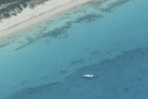 無人島に取り残された男性を救助、船が航行不能になり漂着