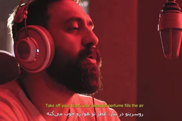 イランの著名な歌手、抗議デモを記念する歌を発表し、逮捕される
