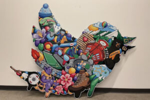 Xがツイッター時代の独特な社内備品をオークションに