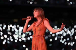 テイラー・スウィフトがツアーの各都市で、フードバンクに寄付し続けていた