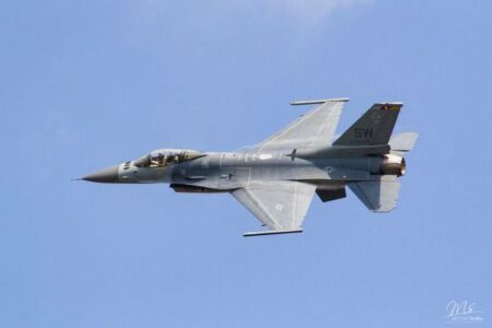 米政府、第3国を通じたウクライナへの「F-16」の供与を承認