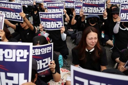 韓国で教師らが大規模なデモ、生徒や親からの嫌がらせに抗議