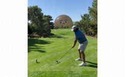 ラスベガスの「スフィア」、ゴルフをする人に反応し、表情を変える