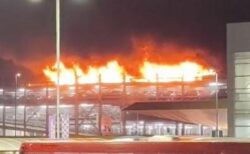 英の空港で火災、駐車場で燃え広がり、全便の運行を停止【動画】