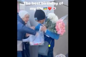 ハルキウで無料のカフェを運営する日本人、75才の誕生日を現地の人に祝ってもらい、最高に幸せ