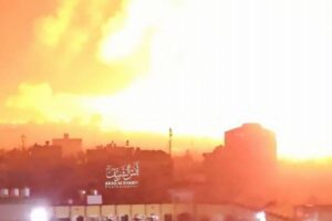 イスラエルが人質交渉に合意、ガザ地区では攻撃が続き100人以上が死亡