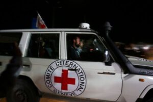 イスラエルと「ハマス」が2日間の休戦延長で合意、4回目の人質交換も進行中