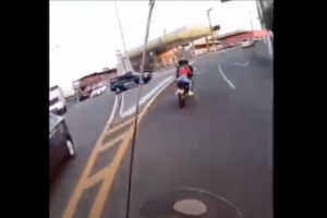 警察の追跡から逃げるバイクの走り、世界一の凄さだと話題に【ブラジル】