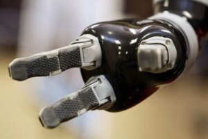 韓国人男性、配送センターでロボットに殺される